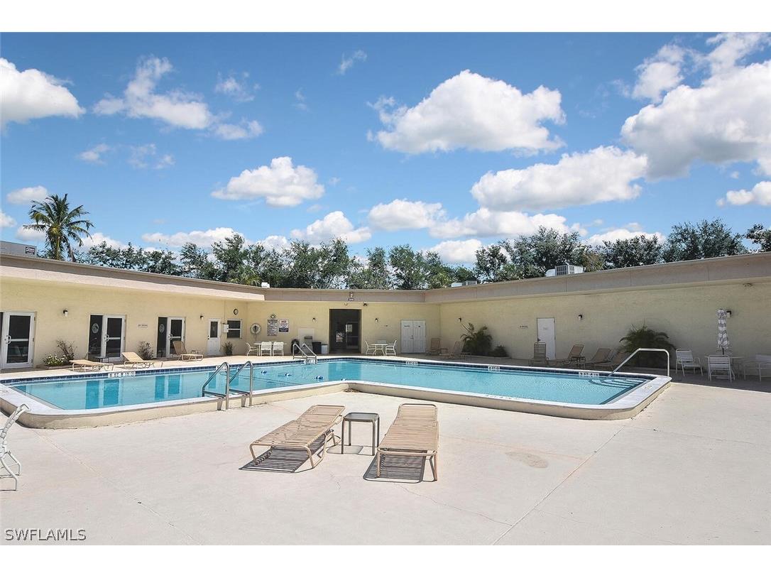 2079 Barkeley Lane #14 Fort Myers FL 33907 224040360 image1