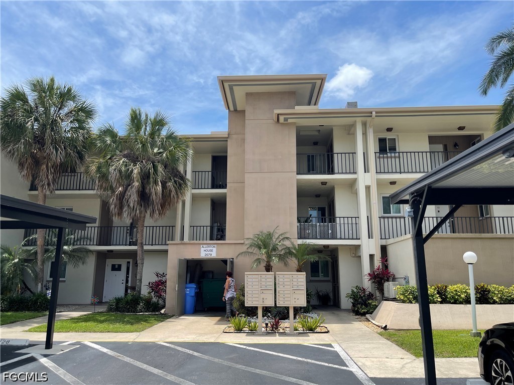 2079 Barkeley Lane #19 Fort Myers FL 33907 2026021558 image1