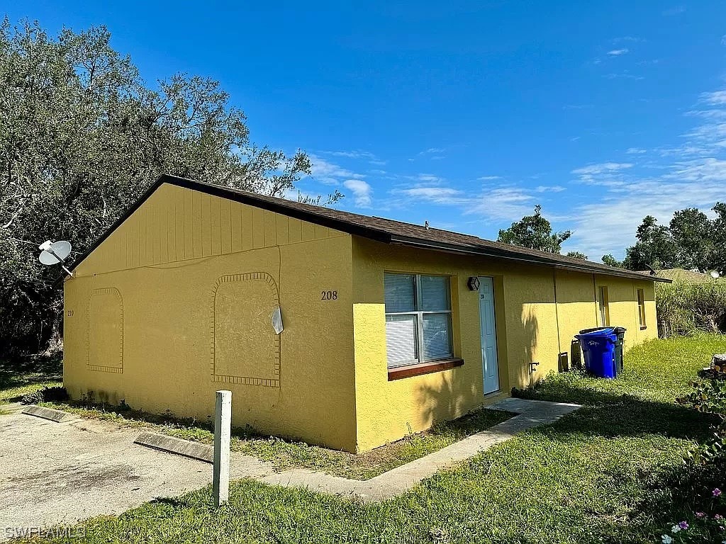 208-210 Charlotte Avenue Fort Myers FL 33916 224003815 image1
