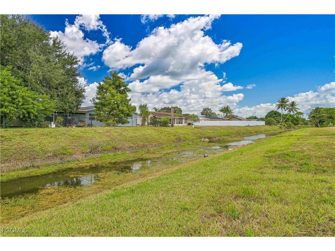 208 Danby Road Lehigh Acres FL 33936 2025024950 image6