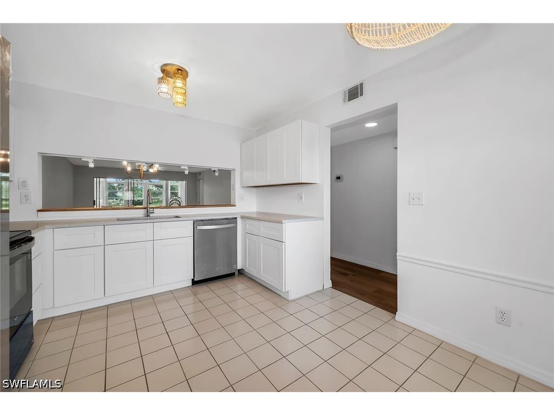 208 Furse Lakes Circle #D6 Naples FL 34104 226021283 image17