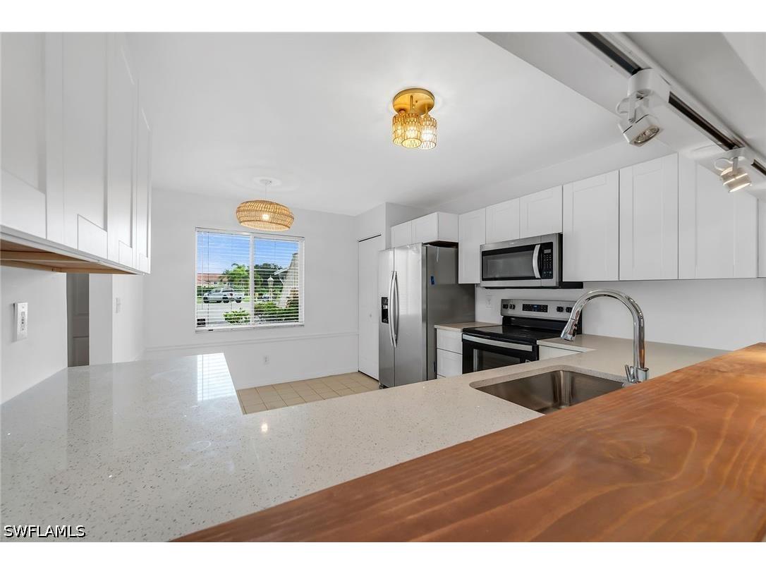 208 Furse Lakes Circle #D6 Naples FL 34104 226021283 image9