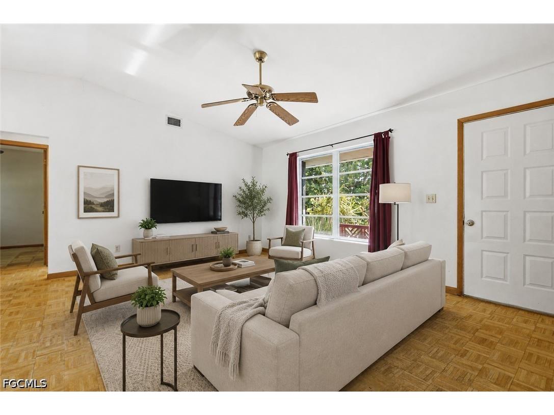 208 NE 9th Avenue Cape Coral FL 33909 2026027389 image2