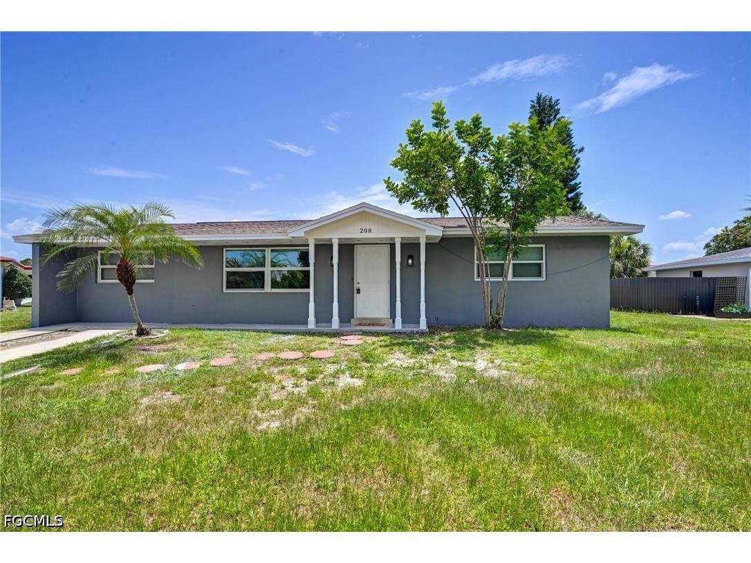 208 Norwich Avenue Lehigh Acres FL 33936 2026016481 image1