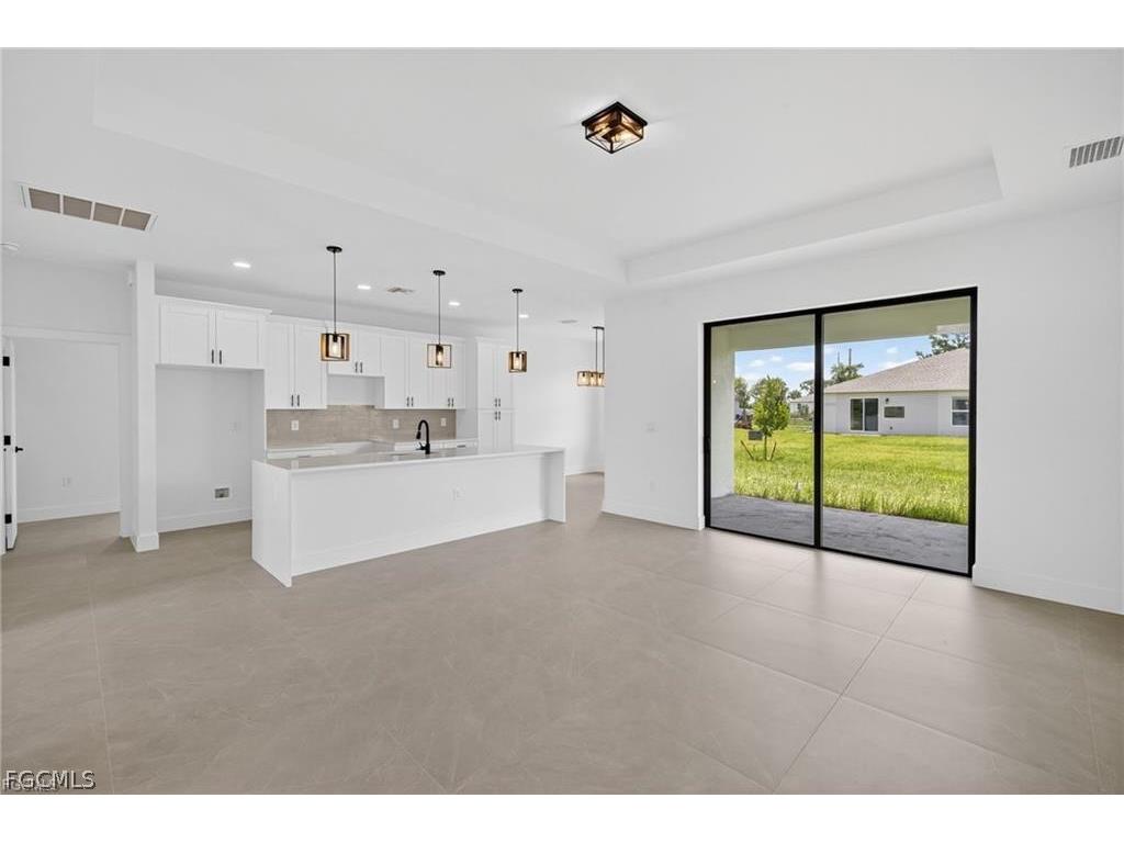 208 Pembroke St Street Lehigh Acres FL 33974 2026009771 image4