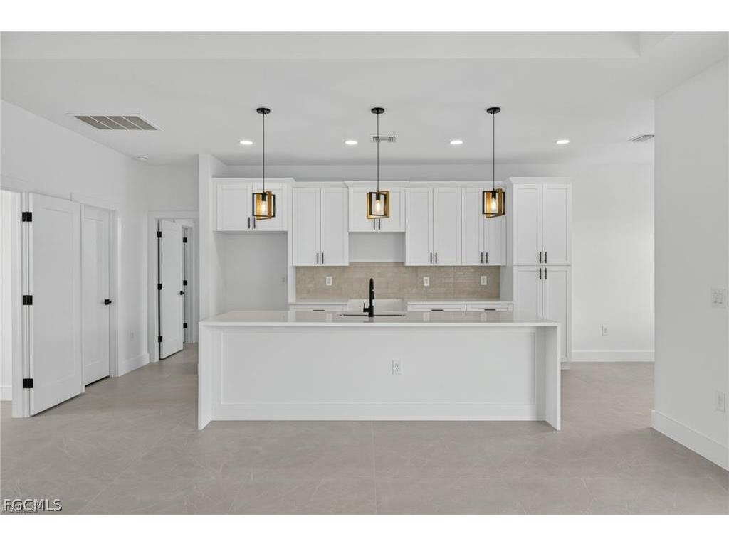 208 Pembroke St Street Lehigh Acres FL 33974 2026009771 image6