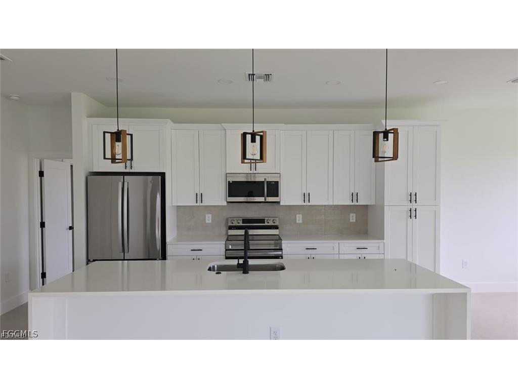 208 Pembroke St Street Lehigh Acres FL 33974 2026009771 image7
