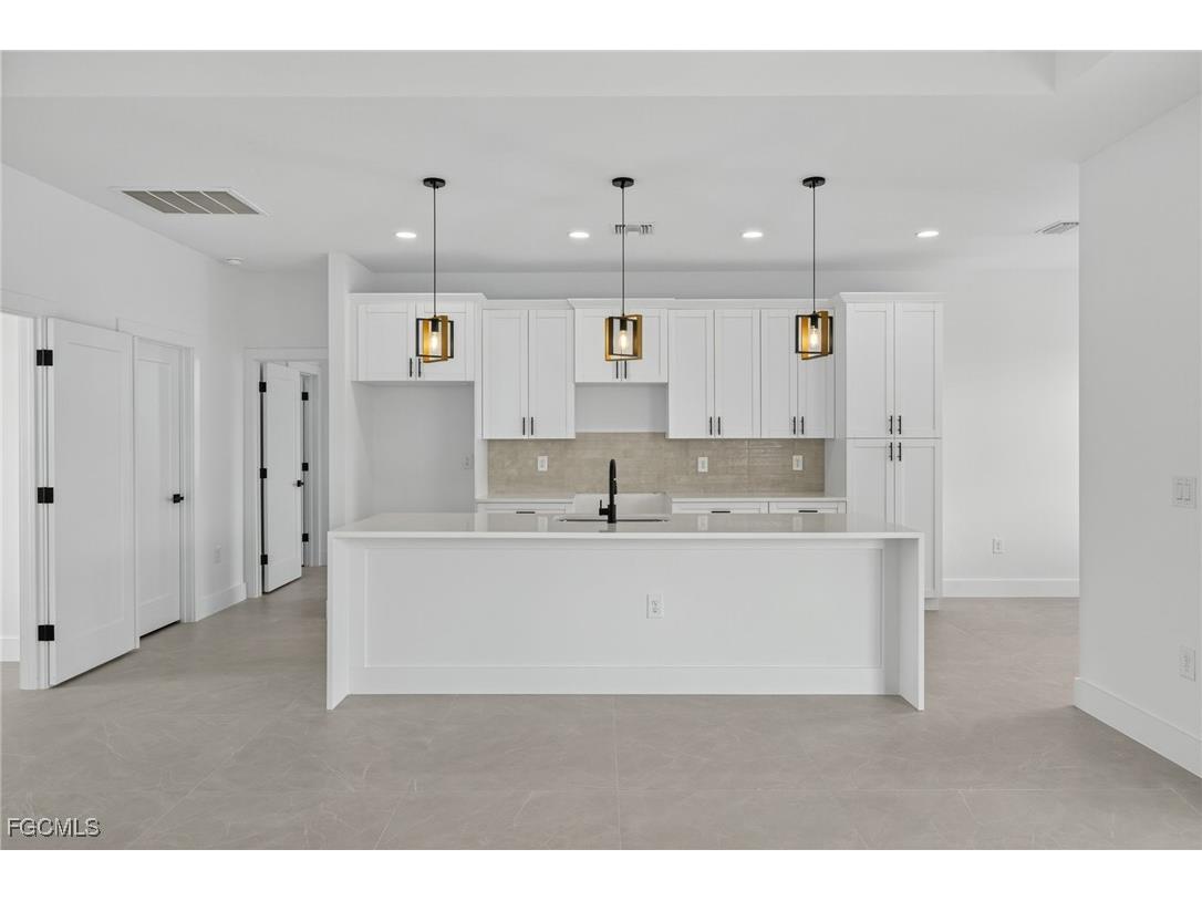 208 Pembroke Street Lehigh Acres FL 33974 2025008797 image7