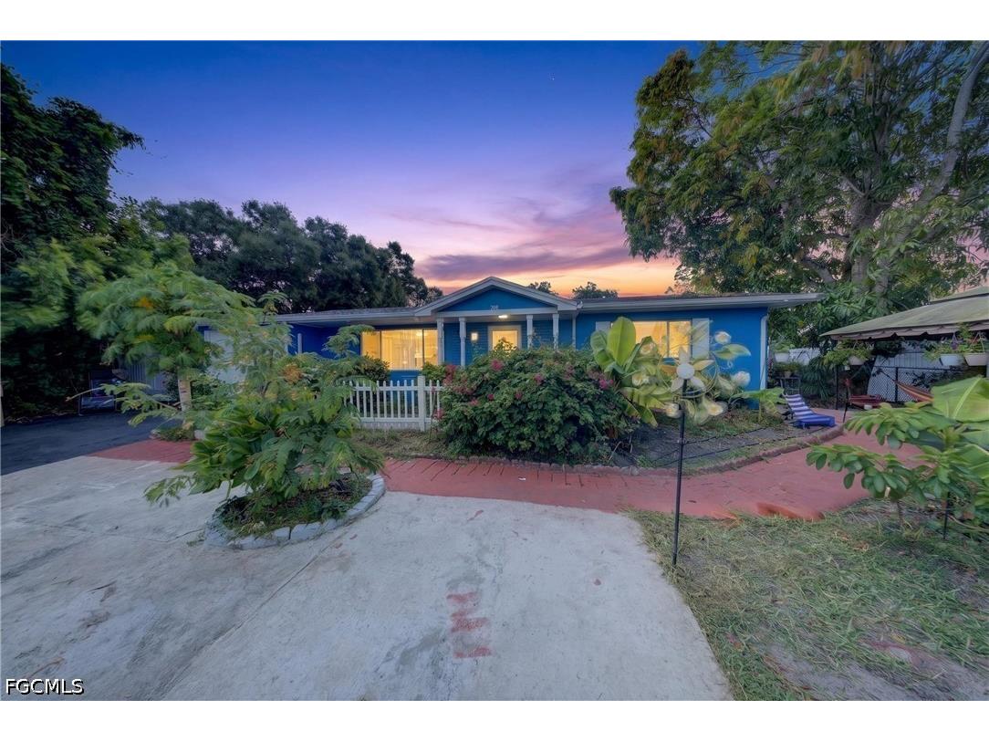 208 Redcliff Avenue Lehigh Acres FL 33936 2026025787 image1