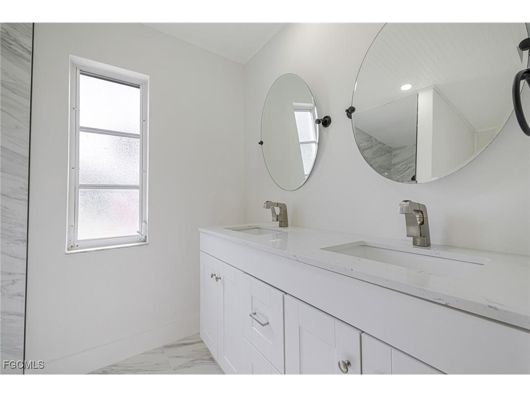 208 SE 43rd Terrace Cape Coral FL 33904 2026003011 image20