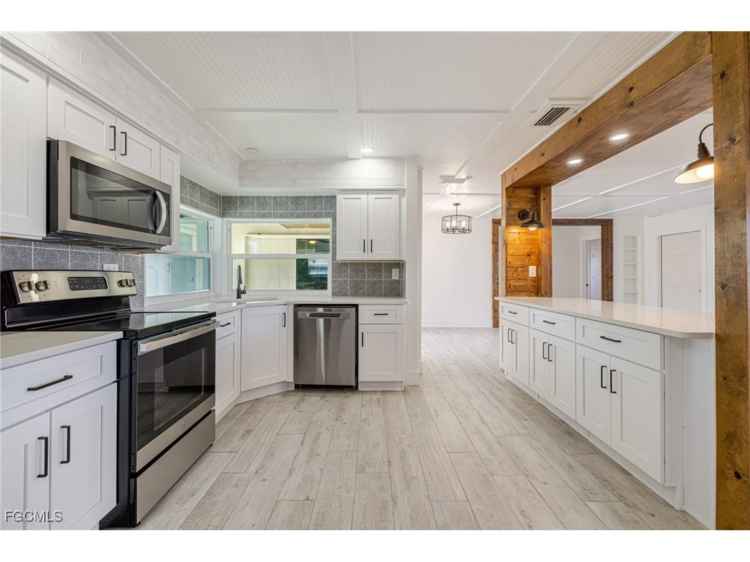 208 SE 43rd Terrace Cape Coral FL 33904 2026003011 image7