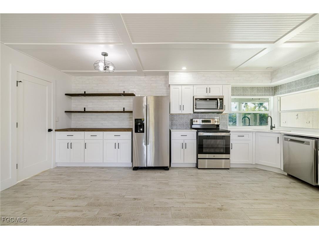 208 SE 43rd Terrace Cape Coral FL 33904 2026003011 image8