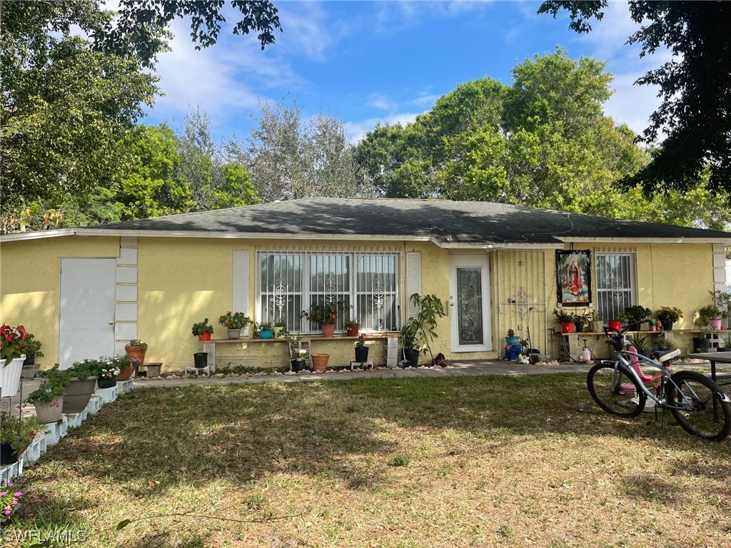 208 Washington Avenue Immokalee FL 34142 223014063 image1