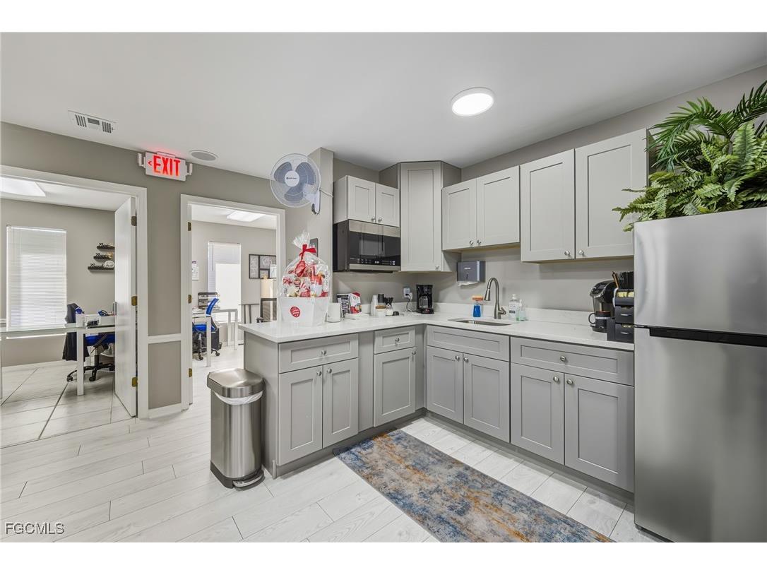 2080 Collier Avenue Fort Myers FL 33901 2025026027 image17