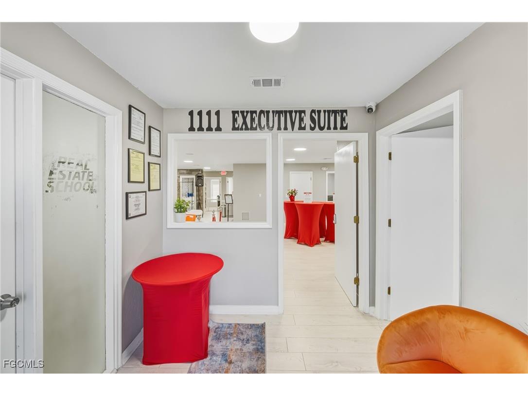 2080 Collier Avenue Fort Myers FL 33901 2025026027 image3