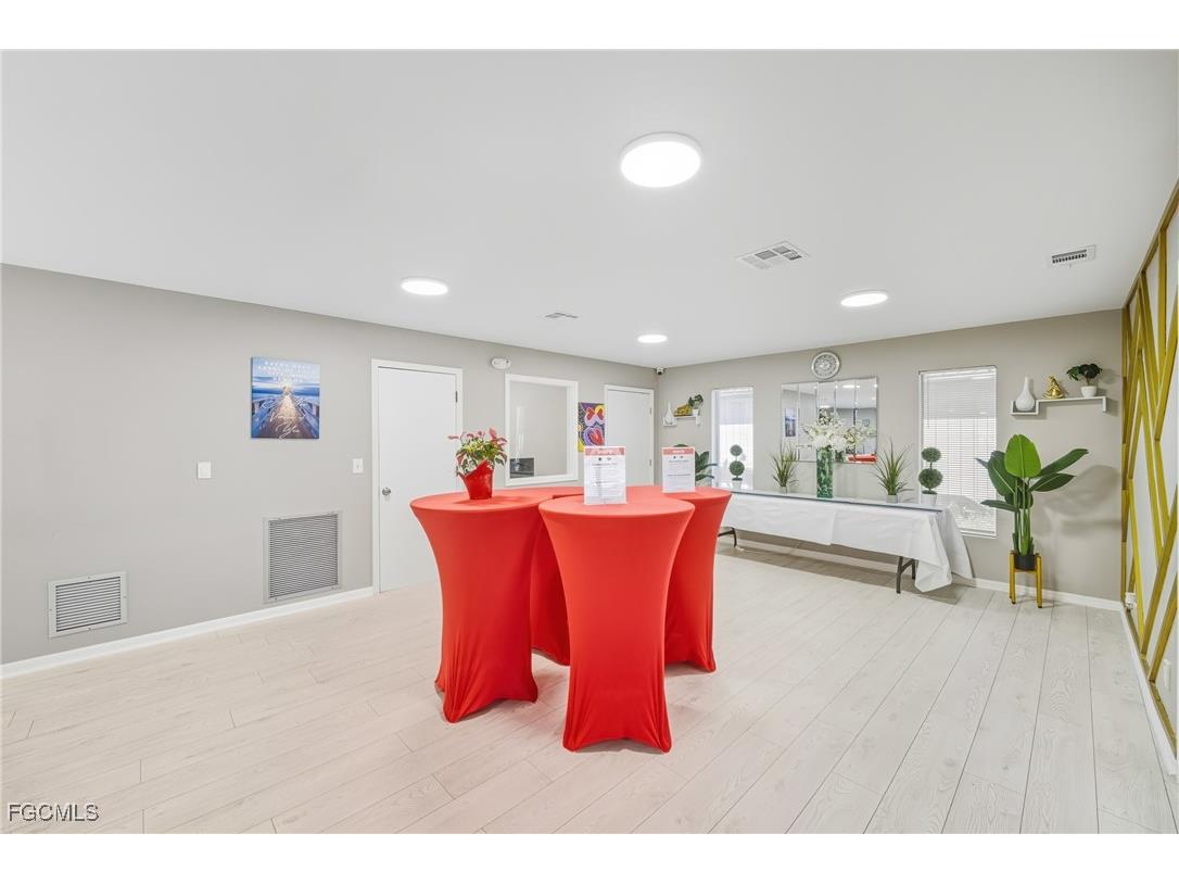2080 Collier Avenue Fort Myers FL 33901 2025026027 image5