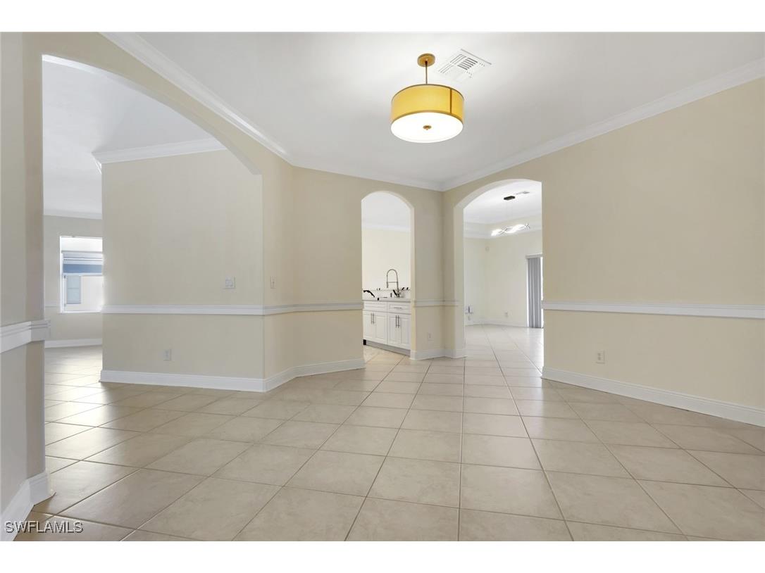 2082 E Tobago Circle Fort Myers FL 33905 225083913 image10