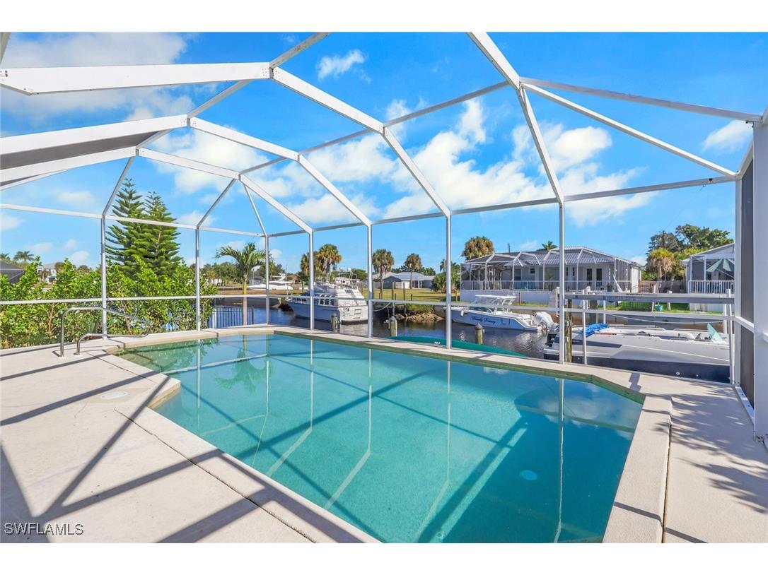 2082 E Tobago Circle Fort Myers FL 33905 225083913 image32