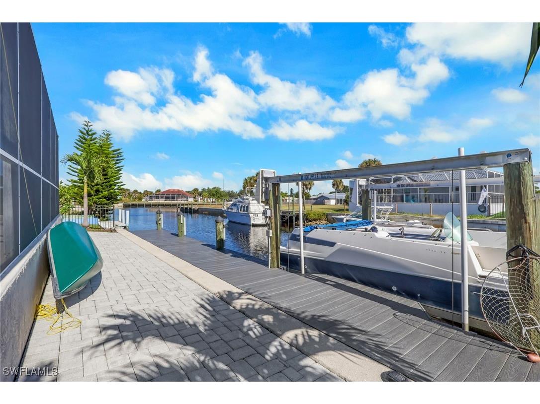 2082 E Tobago Circle Fort Myers FL 33905 225083913 image36