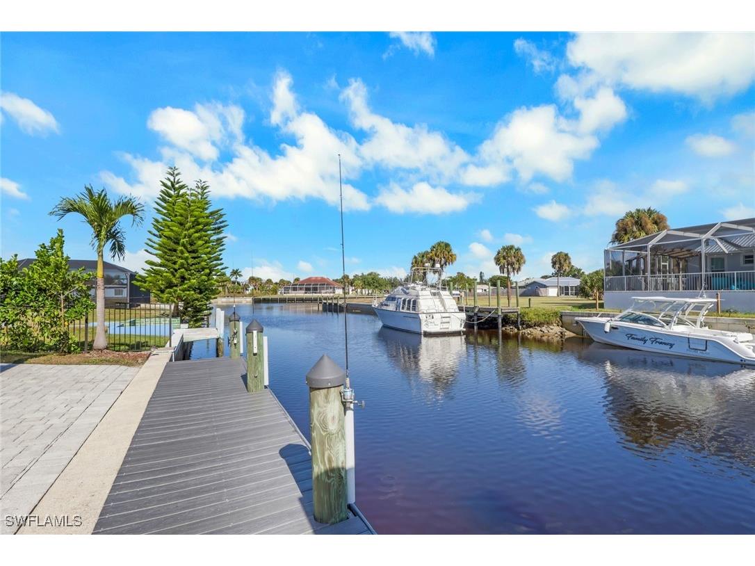 2082 E Tobago Circle Fort Myers FL 33905 225083913 image38