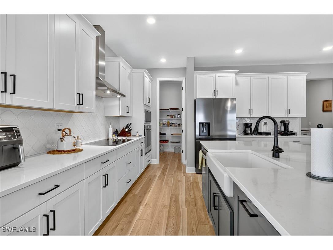 2082 Grove Drive Naples FL 34120 225072395 image12