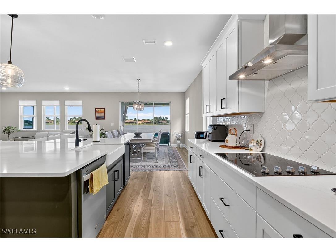 2082 Grove Drive Naples FL 34120 225072395 image13