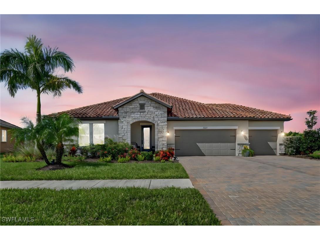 2082 Grove Drive Naples FL 34120 225072395 image2