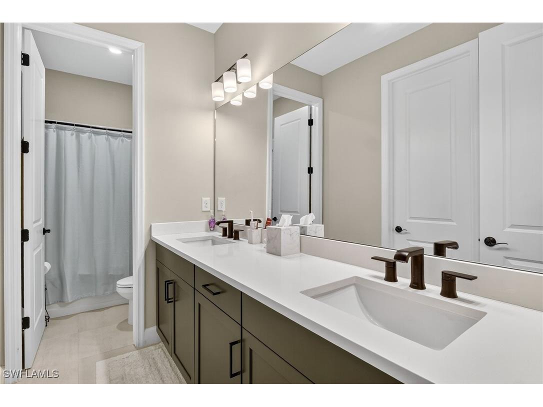 2082 Grove Drive Naples FL 34120 225072395 image28