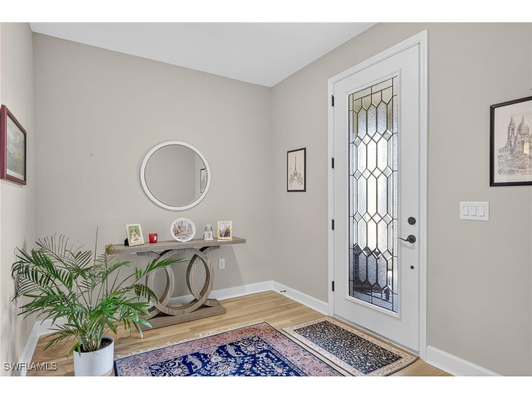 2082 Grove Drive Naples FL 34120 225072395 image3