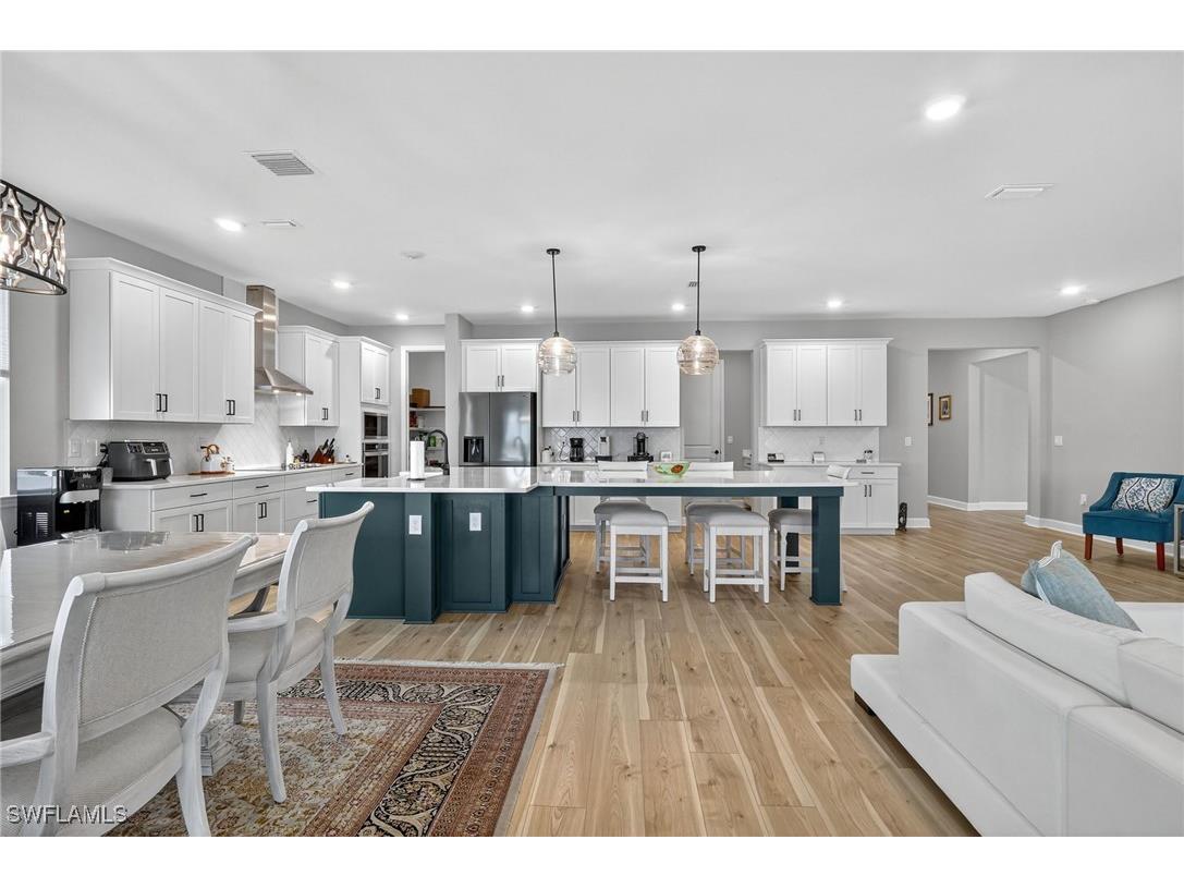 2082 Grove Drive Naples FL 34120 225072395 image9