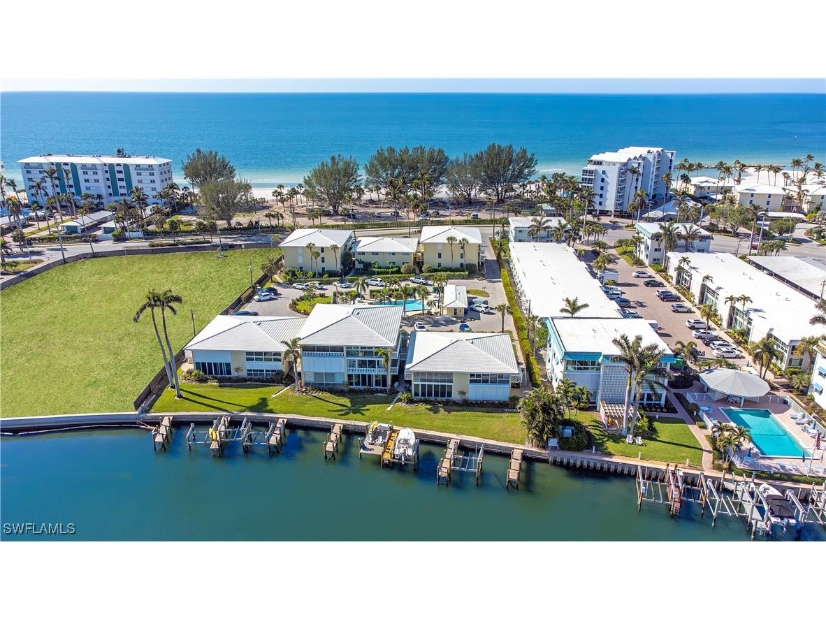 2082 Gulf Shore Boulevard N #111 Naples FL 34102 225075663 image1