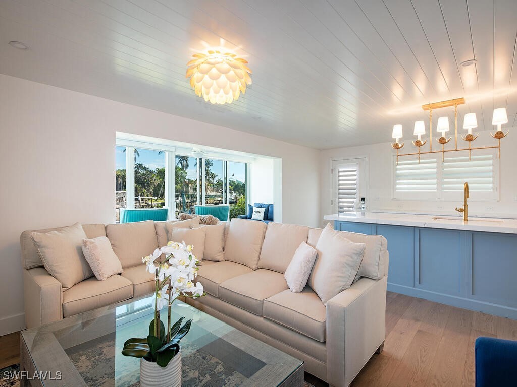 2082 Gulf Shore Boulevard N #111 Naples FL 34102 225075663 image6