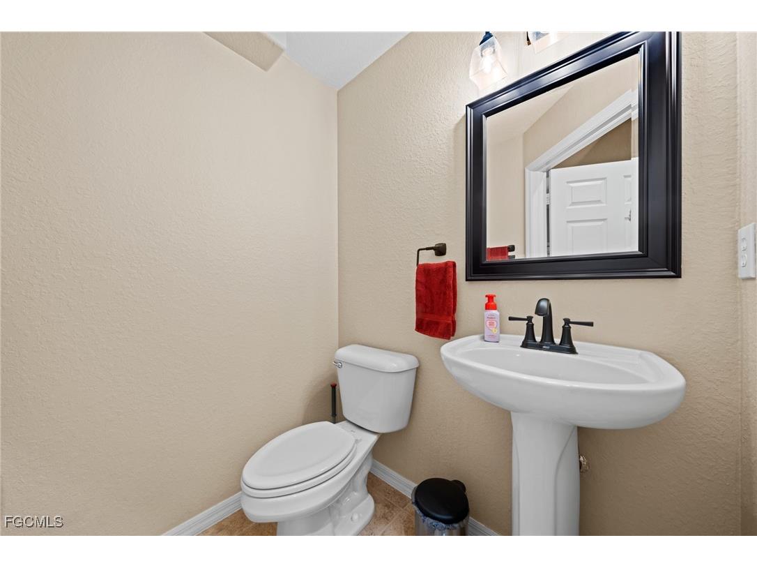 2084 Cape Heather Circle Cape Coral FL 33991 2025026109 image26