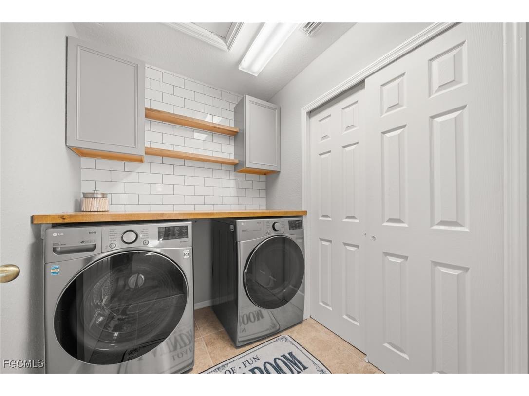 2084 Cape Heather Circle Cape Coral FL 33991 2025026109 image27