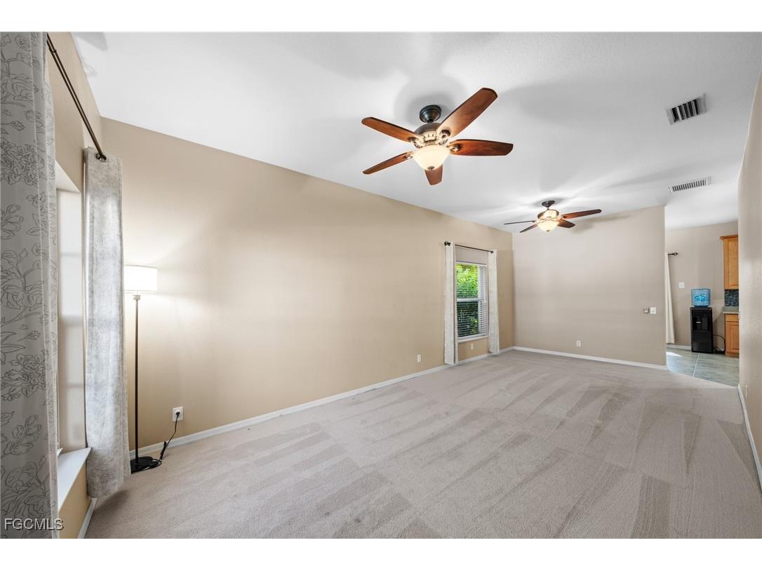 2084 Cape Heather Circle Cape Coral FL 33991 2025026109 image4