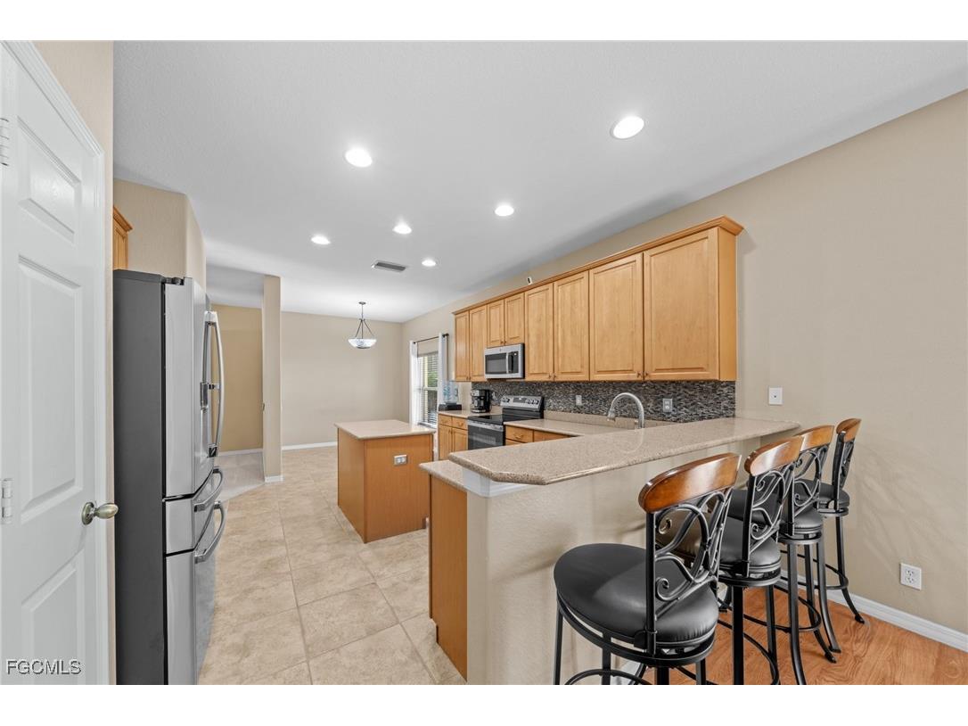 2084 Cape Heather Circle Cape Coral FL 33991 2025026109 image9