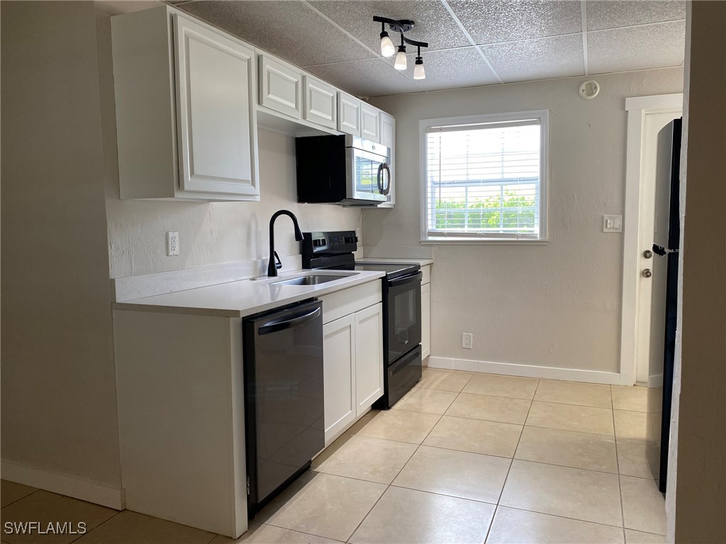 2084 Monroe Avenue Naples FL 34112 226001189 image6