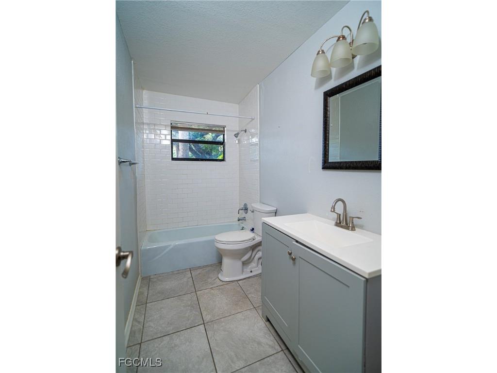 2085 E Tobago Circle Fort Myers FL 33905 2025022112 image11