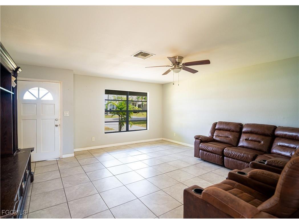 2085 E Tobago Circle Fort Myers FL 33905 2025022112 image5