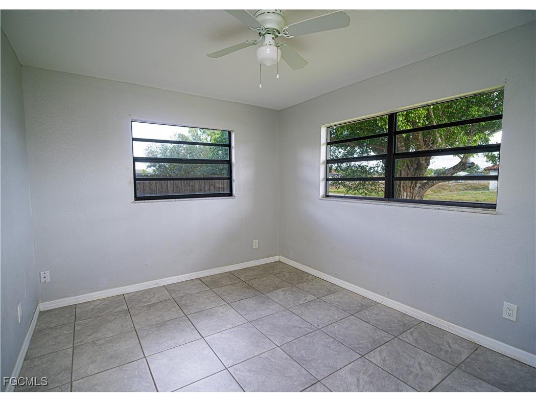 2085 E Tobago Circle Fort Myers FL 33905 2025022112 image8