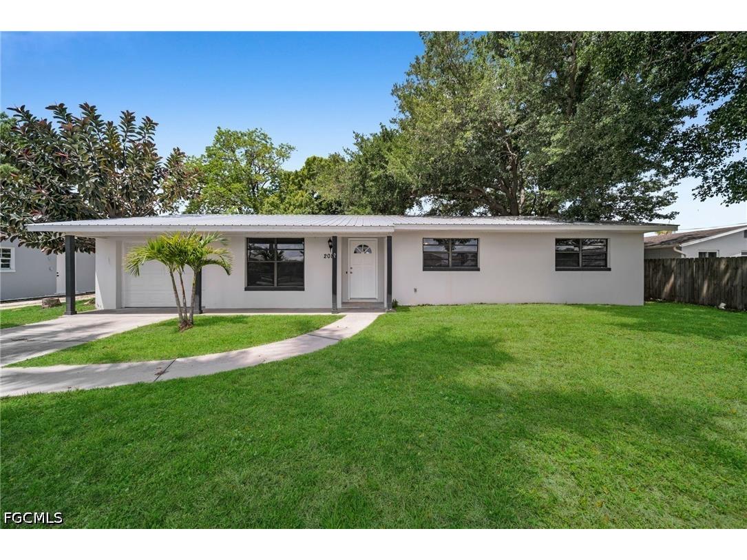 2085 E Tobago Circle Fort Myers FL 33905 2026020221 image1