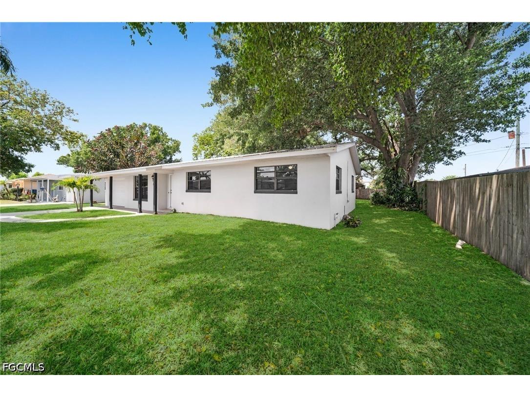 2085 E Tobago Circle Fort Myers FL 33905 2026020221 image4