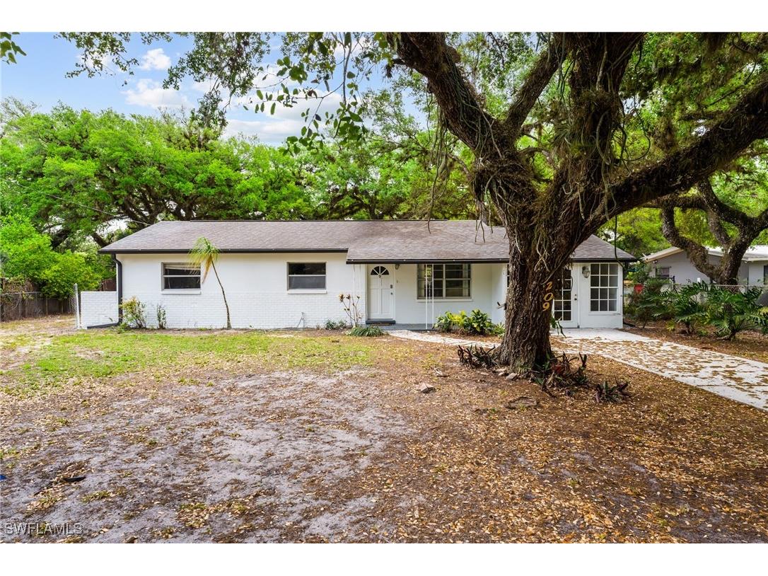 209 Florida Street Labelle FL 33935 225025349 image1