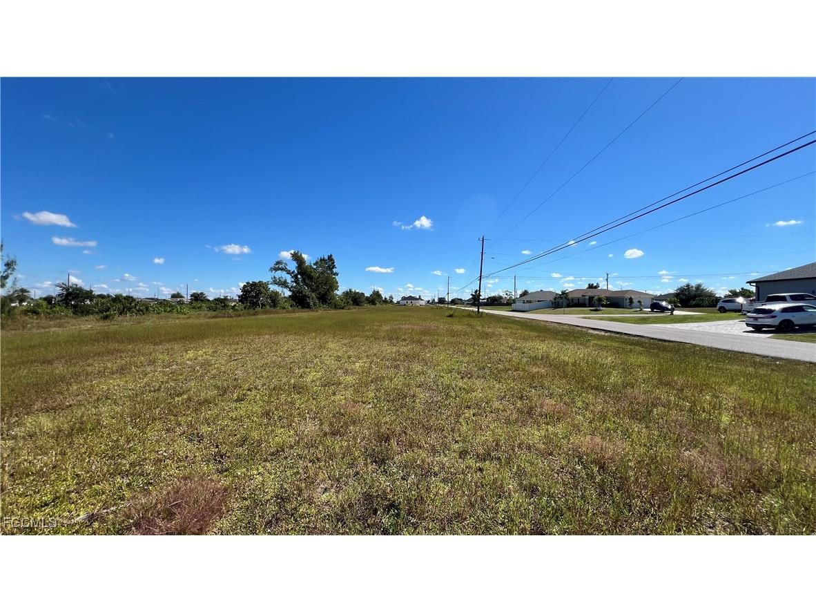 209 NW 19th Terrace Cape Coral FL 33993 2025015146 image10