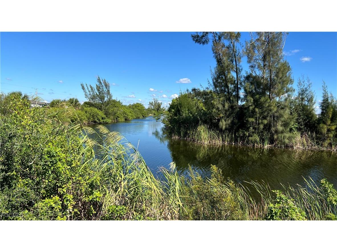 209 NW 19th Terrace Cape Coral FL 33993 2025015146 image5