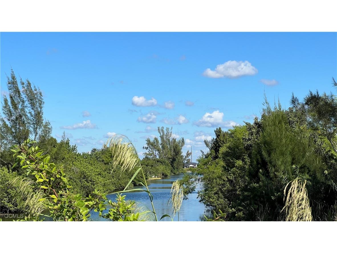 209 NW 19th Terrace Cape Coral FL 33993 2025015146 image6