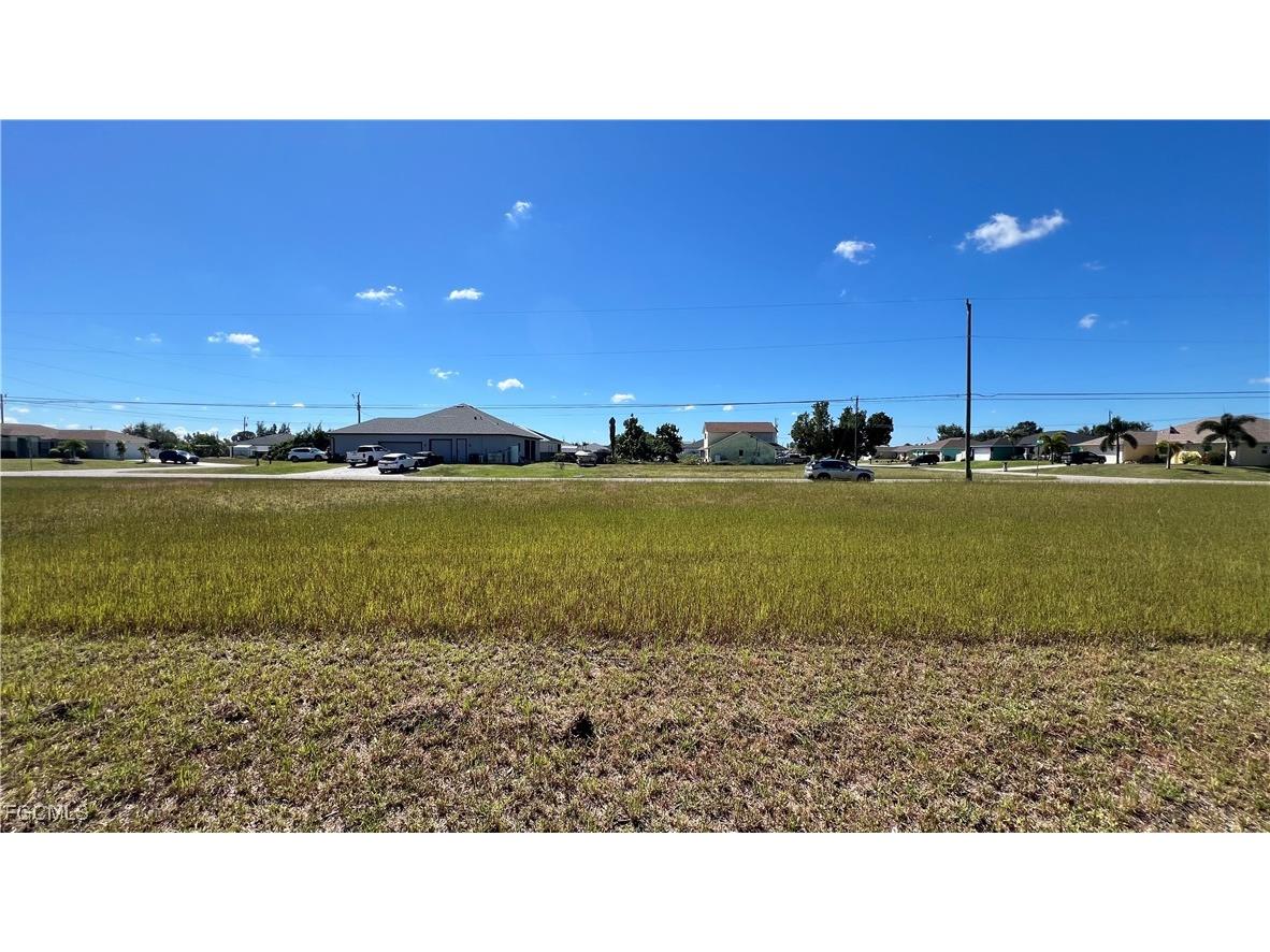 209 NW 19th Terrace Cape Coral FL 33993 2025015146 image8