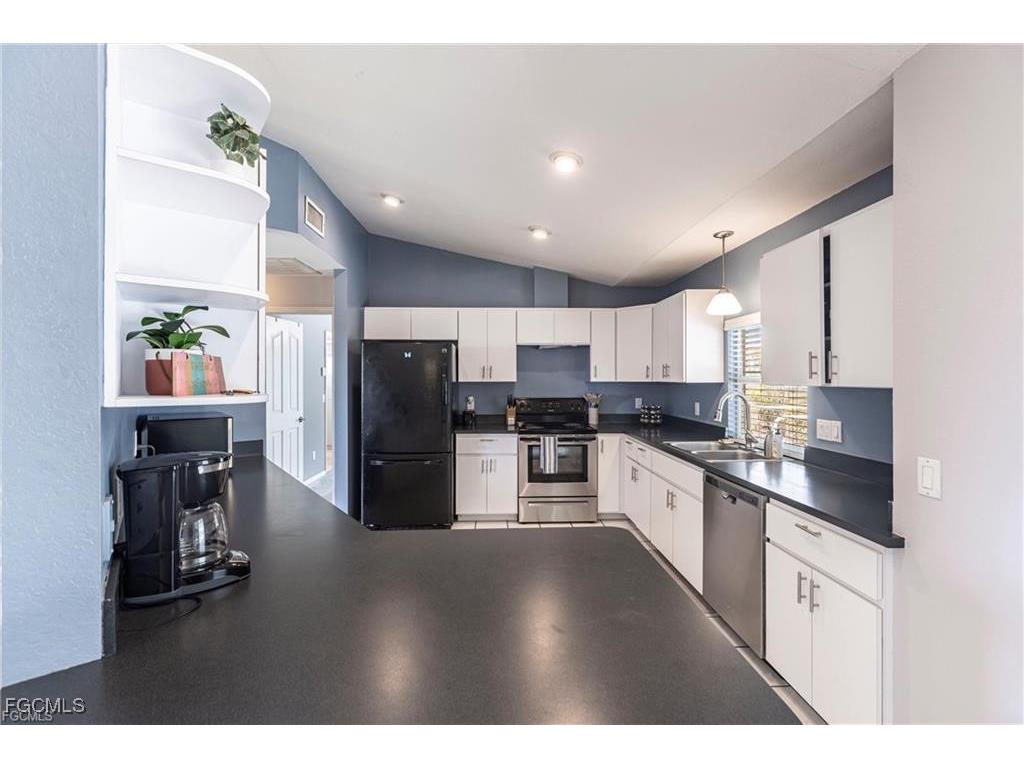 209 NW 20th Avenue Cape Coral FL 33993 2025022887 image8