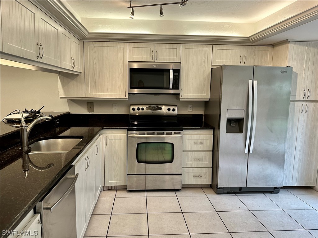 209 Pinebrook Drive Fort Myers FL 33907 224001977 image1