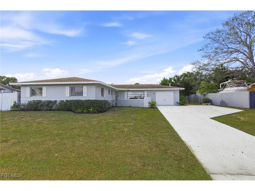 209 Punta Alta Court Lehigh Acres FL 33936 2026002832 image1